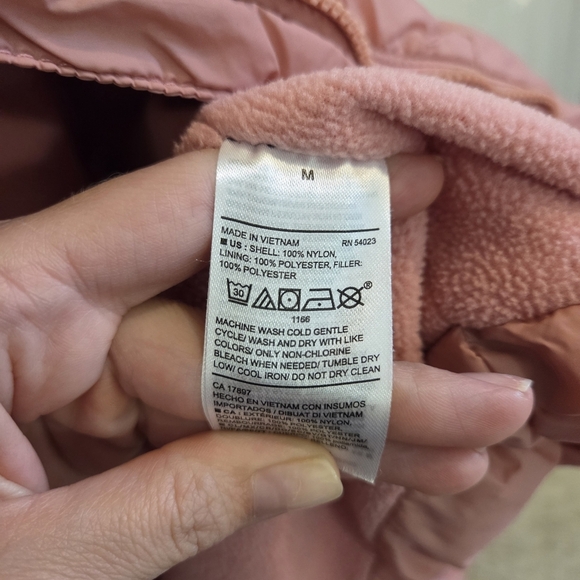 Old Navy Women Pink Full Zip Quilted Puffer Vest Size Medium Fall Winter - Picture 6 of 7